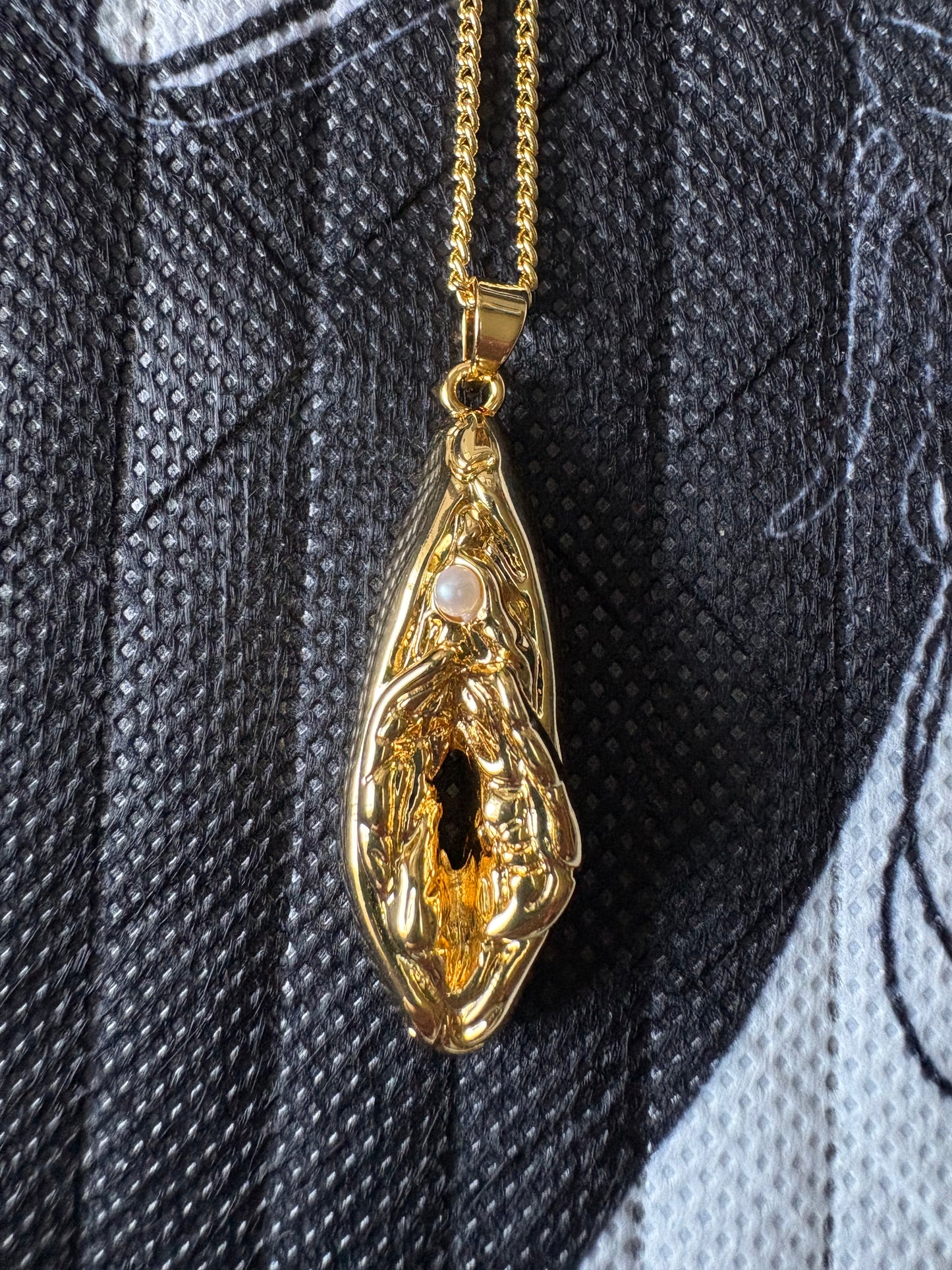 Pussy Pendant GP with Pearl