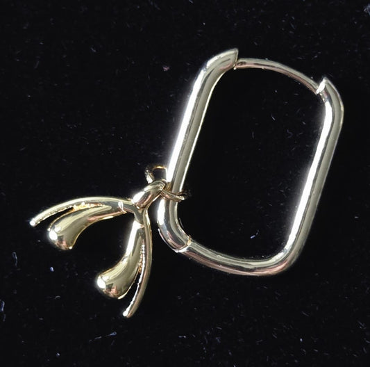 ODE Women Clit Drop Charm Hoop GP